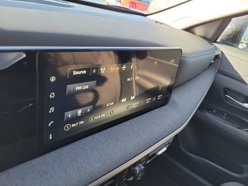 Used 2025 Nissan Kicks SV w/ Charging Package FWD image 20