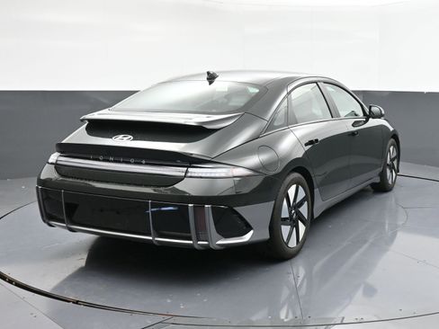 Used 2024 Hyundai Ioniq 6 SEL RWD image 8