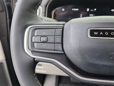 Used 2024 Jeep Wagoneer 4WD image 27