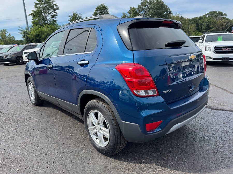 Used 2019 Chevrolet Trax LT w/ Driver Confidence Package FWD image 3