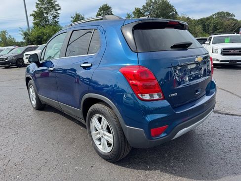 Used 2019 Chevrolet Trax LT w/ Driver Confidence Package FWD image 3
