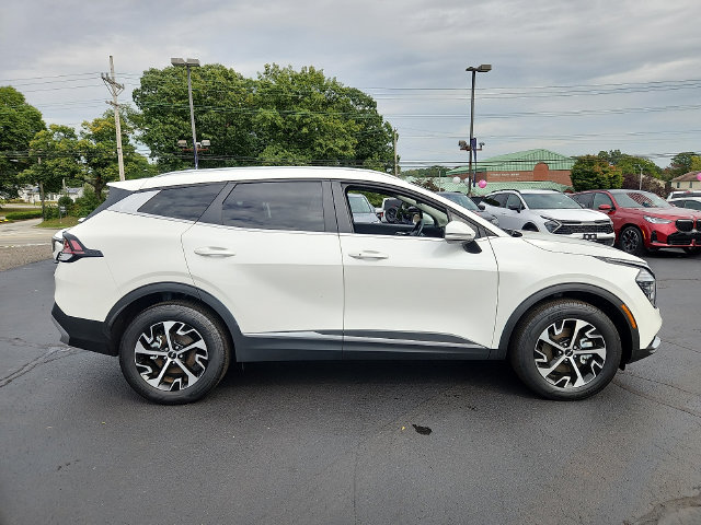 Used 2025 Kia Sportage EX AWD/4WD image 7