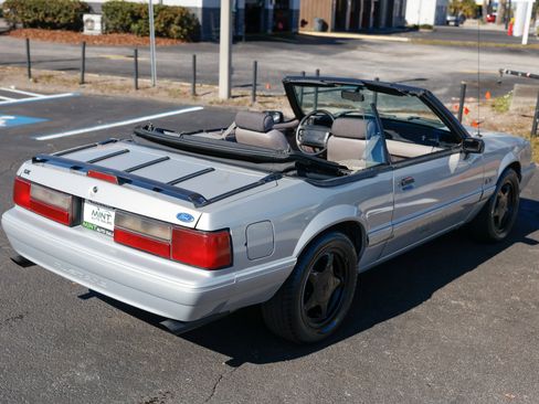 Used 1992 Ford Mustang LX image 16