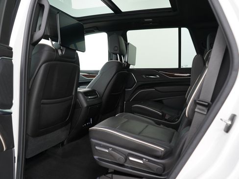 Used 2021 Cadillac Escalade Premium Luxury w/ LPO, Illumination Package AWD/4WD image 19