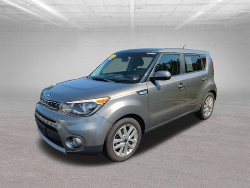 Used 2019 Kia Soul + FWD image 3