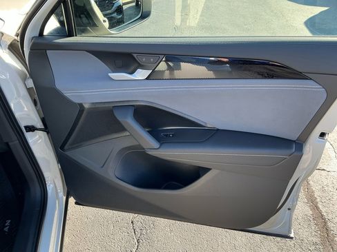 New 2026 Volkswagen Tiguan SE R-Line image 30