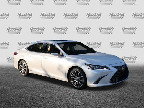 Used 2020 Lexus ES 300h w/ Premium Package FWD image 2