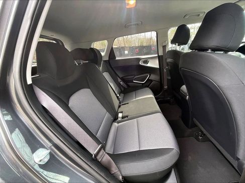 Used 2023 Kia Soul LX w/ LX Technology Package FWD image 22