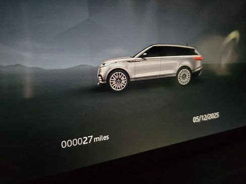New 2026 Land Rover Range Rover Velar Dynamic SE image 18