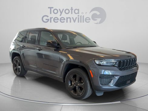 Used 2023 Jeep Grand Cherokee Altitude RWD image 8