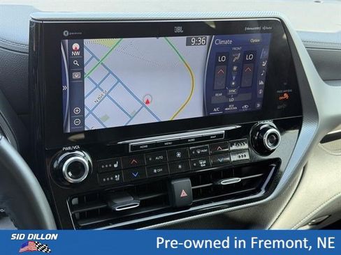 Used 2022 Toyota Highlander Platinum AWD/4WD image 10