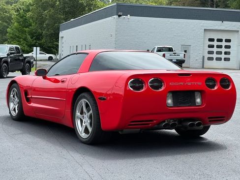 Used 2002 Chevrolet Corvette Coupe w/ Preferred Equipment Group1 RWD image 9