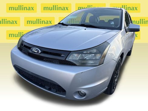 Used 2011 Ford Focus SES w/ 401A Rapid Spec Order Code image 10