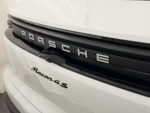 New 2026 Porsche Macan 4S Electric image 25