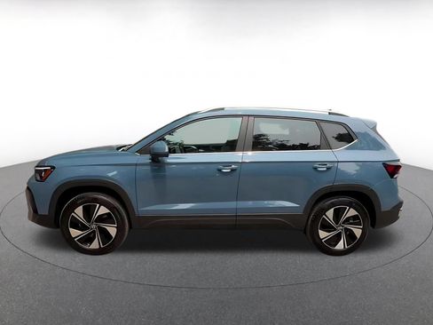 Used 2026 Volkswagen Taos SE AWD/4WD image 11