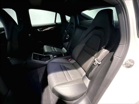 Used 2020 Porsche Panamera image 31