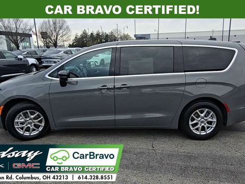 Used 2025 Chrysler Pacifica Select FWD image 6