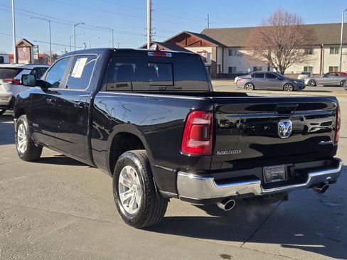 Used 2023 RAM 1500 Laramie AWD/4WD image 12