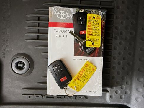 Certified 2023 Toyota Tacoma TRD Off-Road image 35