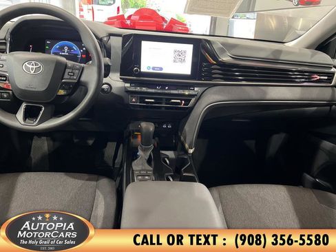 Used 2025 Toyota Camry LE image 24