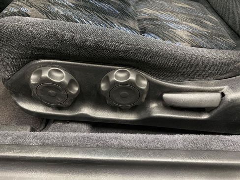 Used 2001 Acura Integra LS FWD image 18
