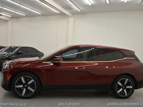 Used 2023 BMW iX xDrive50 w/ Premium Package AWD/4WD image 4