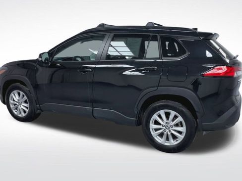 Certified 2022 Toyota Corolla Cross LE image 21