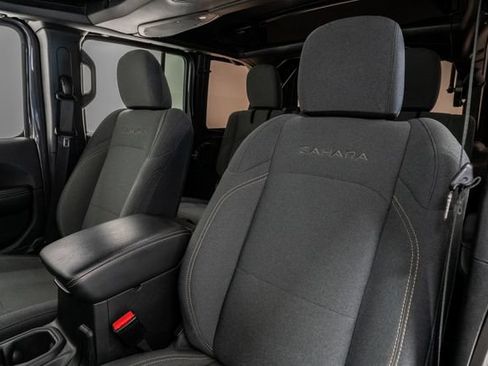 Used 2024 Jeep Wrangler Unlimited Sahara AWD/4WD image 8