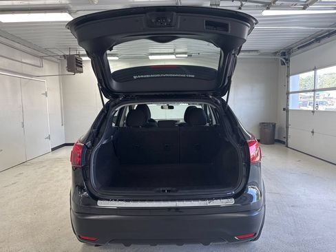 Used 2018 Nissan Rogue Sport S w/ S Appearance Package AWD/4WD image 5
