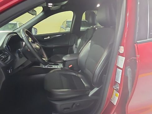Used 2025 Ford Escape ST-Line AWD/4WD image 3