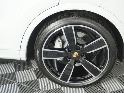 Used 2022 Porsche Cayenne Turbo AWD/4WD image 28