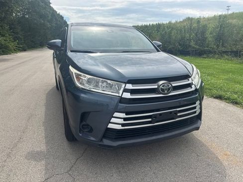 Used 2019 Toyota Highlander LE FWD image 6