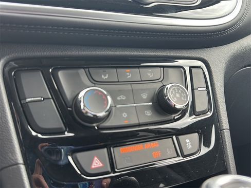 Used 2022 Buick Encore Preferred w/ Safety Package image 19