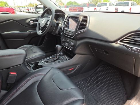 Used 2022 Jeep Cherokee Trailhawk w/ Premium Leather Package AWD/4WD image 14