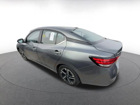 Used 2025 Nissan Sentra SV image 4