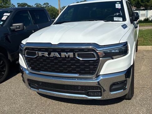 Used 2025 RAM 1500 Big Horn AWD/4WD image 2