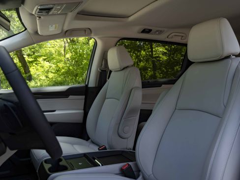 Used 2025 Honda Odyssey EX-L image 17