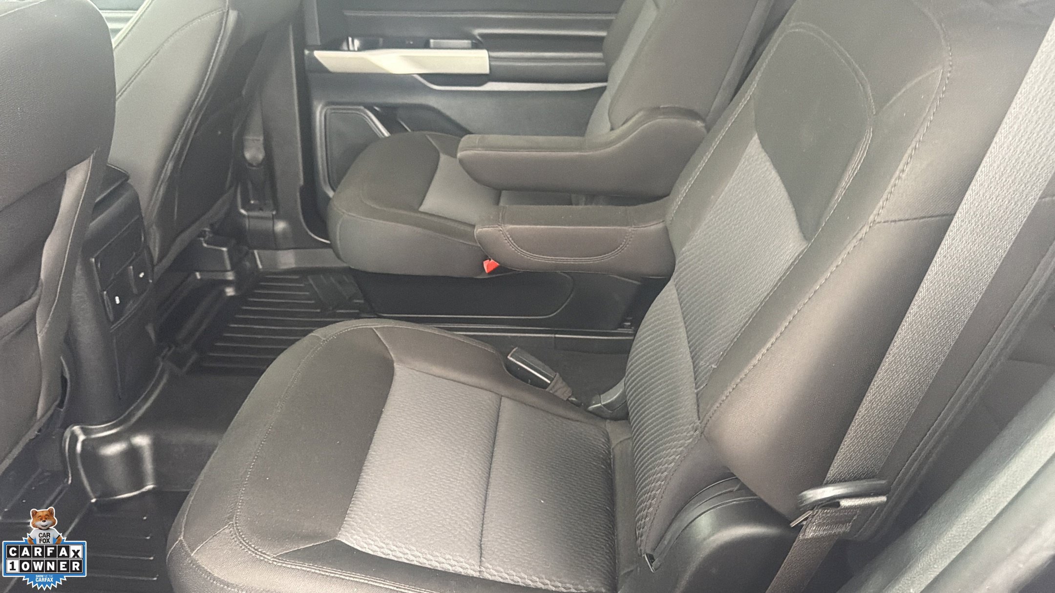 Used 2023 Ford Explorer XLT AWD/4WD image 29