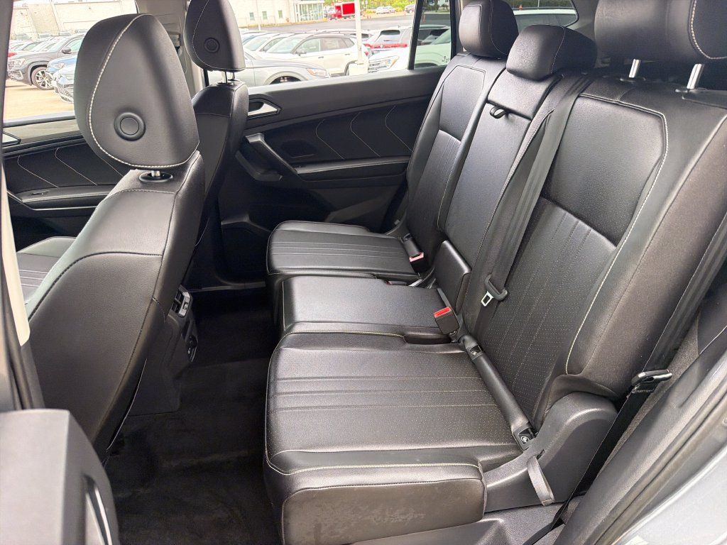 Certified 2023 Volkswagen Tiguan SE FWD image 21