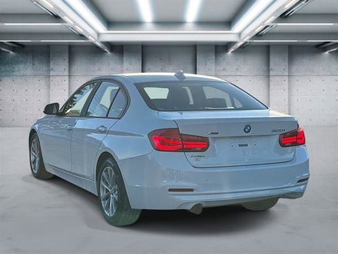 Used 2017 BMW 320i xDrive Sedan image 6
