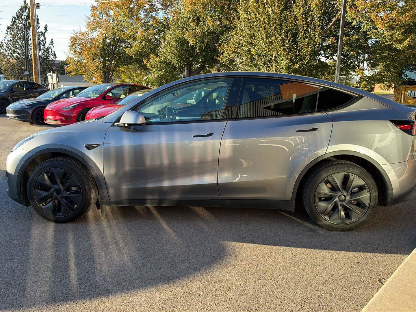 Used 2024 Tesla Model Y Long Range AWD/4WD image 5