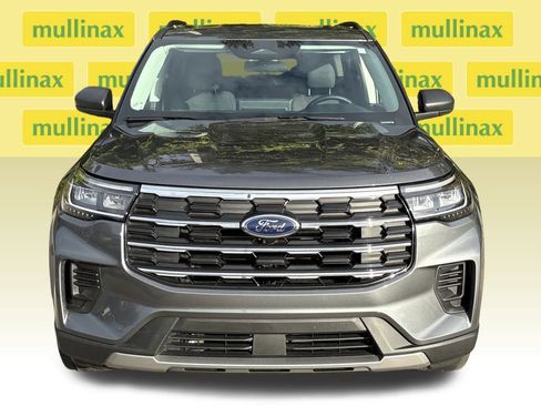 Used 2025 Ford Explorer Active image 15