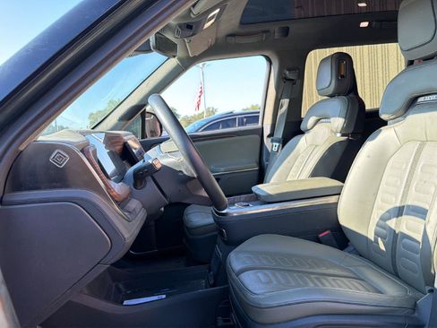 Used 2023 Rivian R1S Adventure AWD/4WD image 3