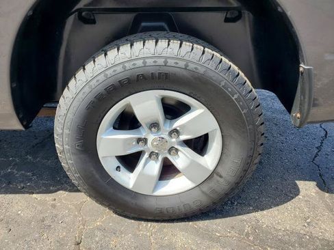 Used 2018 RAM 1500 Express AWD/4WD image 23