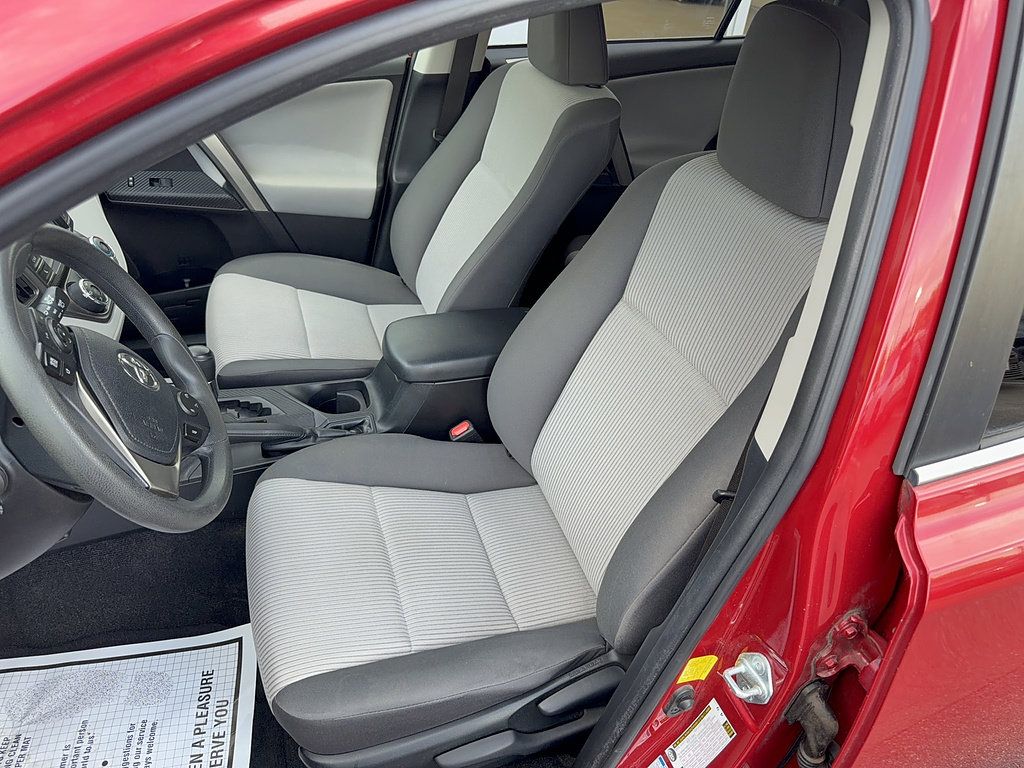 Used 2014 Toyota RAV4 LE AWD/4WD image 11