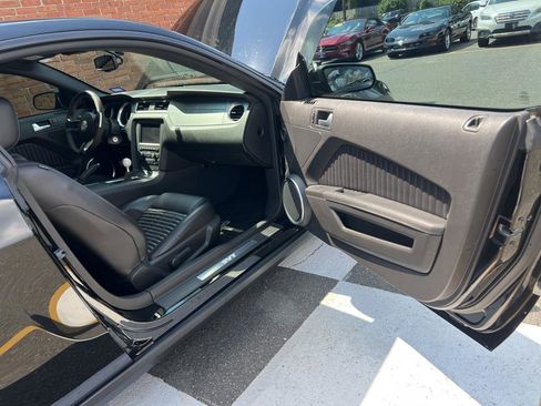 Used 2010 Ford Mustang Shelby GT500 image 38