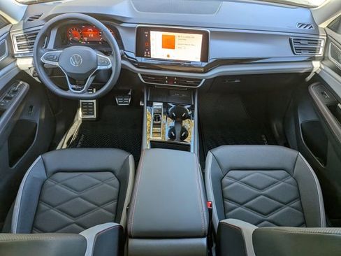 New 2026 Volkswagen Atlas Peak Edition image 18