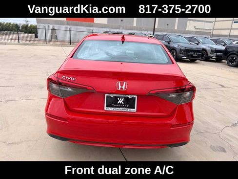 Used 2022 Honda Civic EX image 3