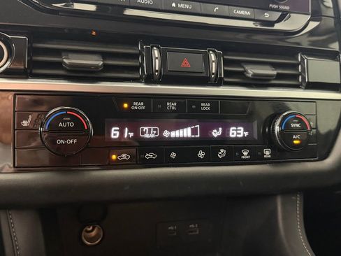 Used 2023 Nissan Pathfinder SV image 24