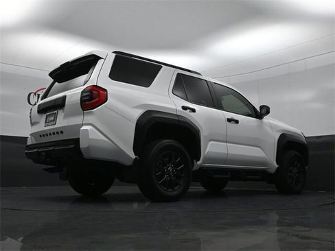 Used 2025 Toyota 4Runner SR5 image 31